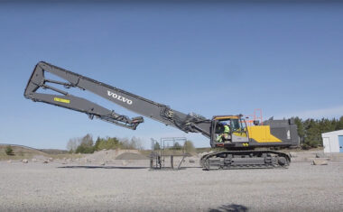 How to Convert a High Reach Excavator to a Standard Boom in 45 Minutes