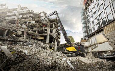 3 Tips to Consider When Entering the High-Reach Demolition Market
