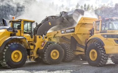 Volvo L250H loading an A40GFS at Quarry