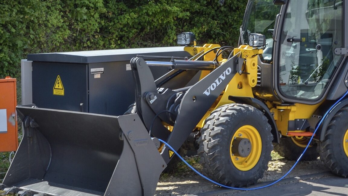Charging a Volvo L25 Electric Wheel Loader